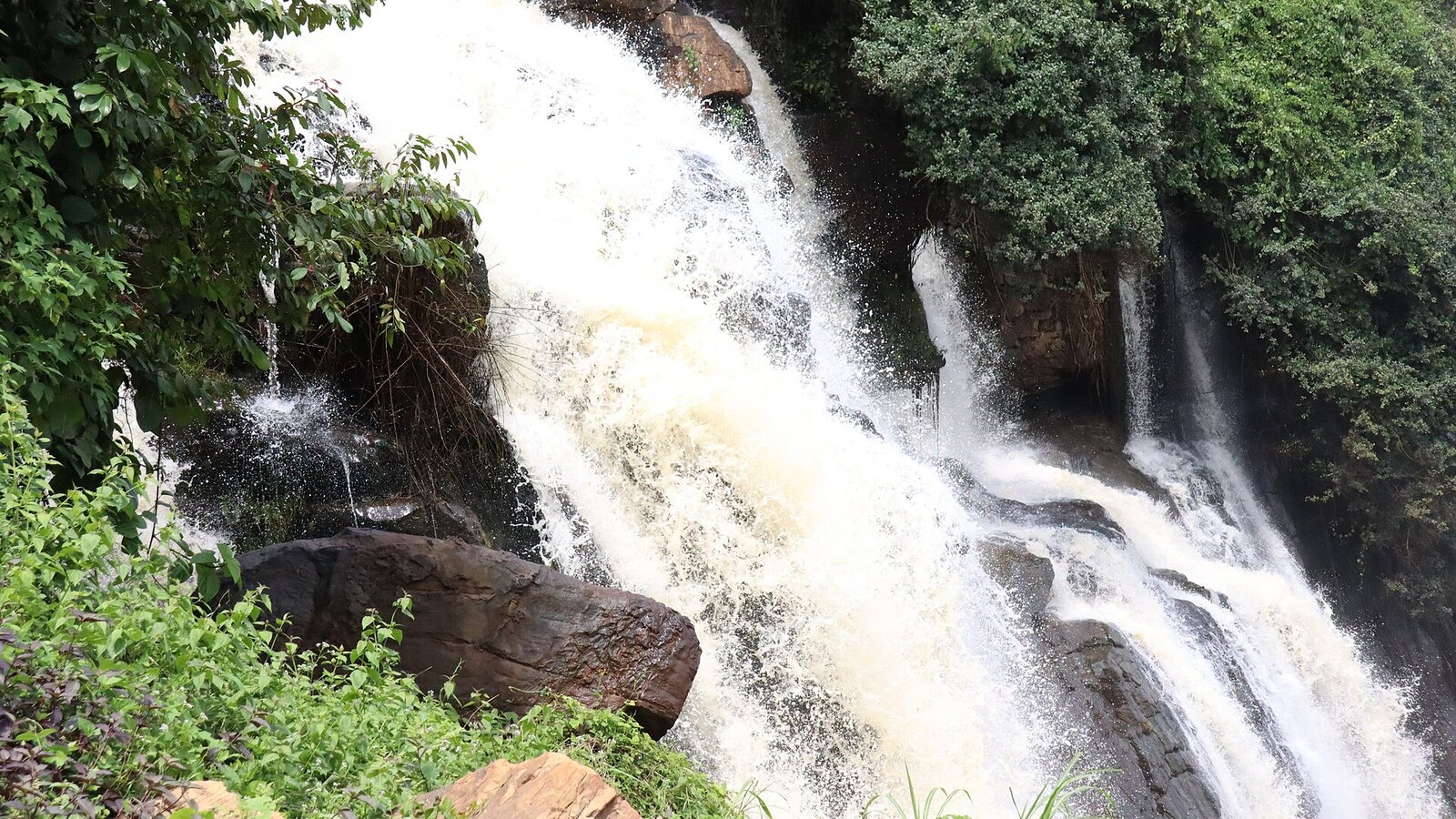 Photo: Kondotikodro / CC BY-SA 4.0 Central African Republic — Boali Falls