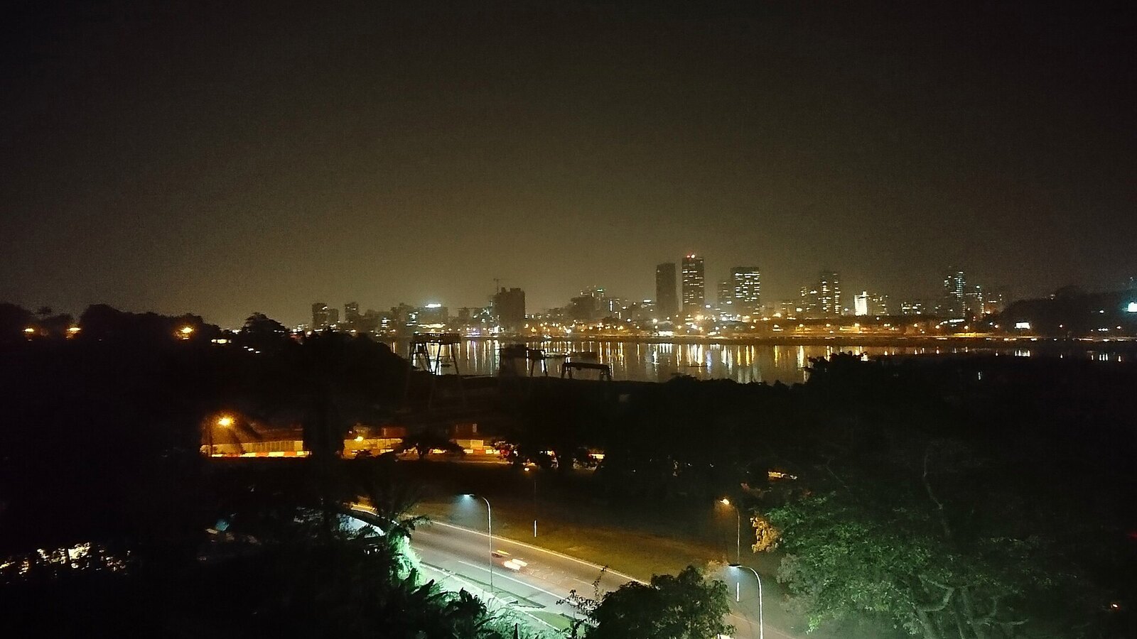 Photo: abdallahh / CC BY 2.0 Côte d’Ivoire — Abidjan skyline