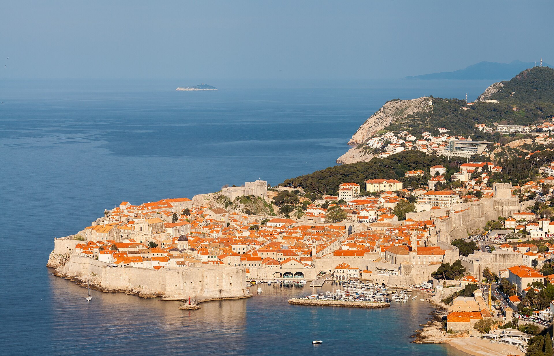 Photo: Diego Delso / CC BY-SA 3.0 Croatia — Dubrovnik Old Town