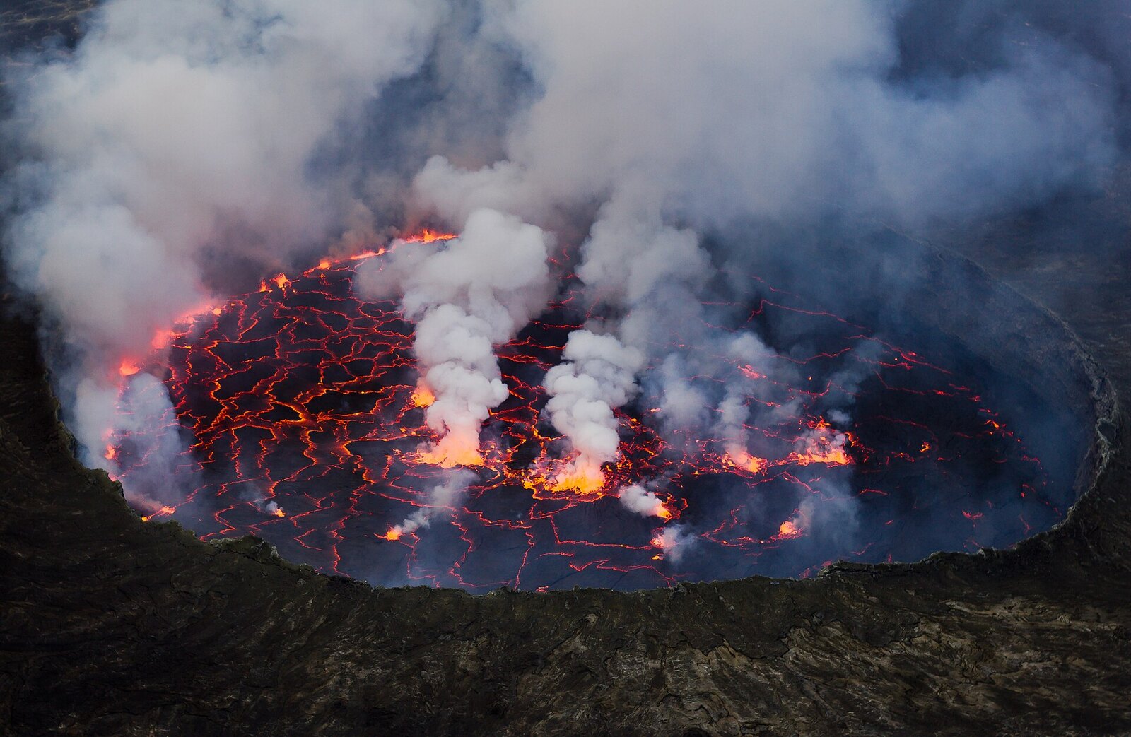 Photo: Cai Tjeenk Willink (Caitjeenk) / CC BY-SA 3.0 DR Congo — Nyiragongo volcano