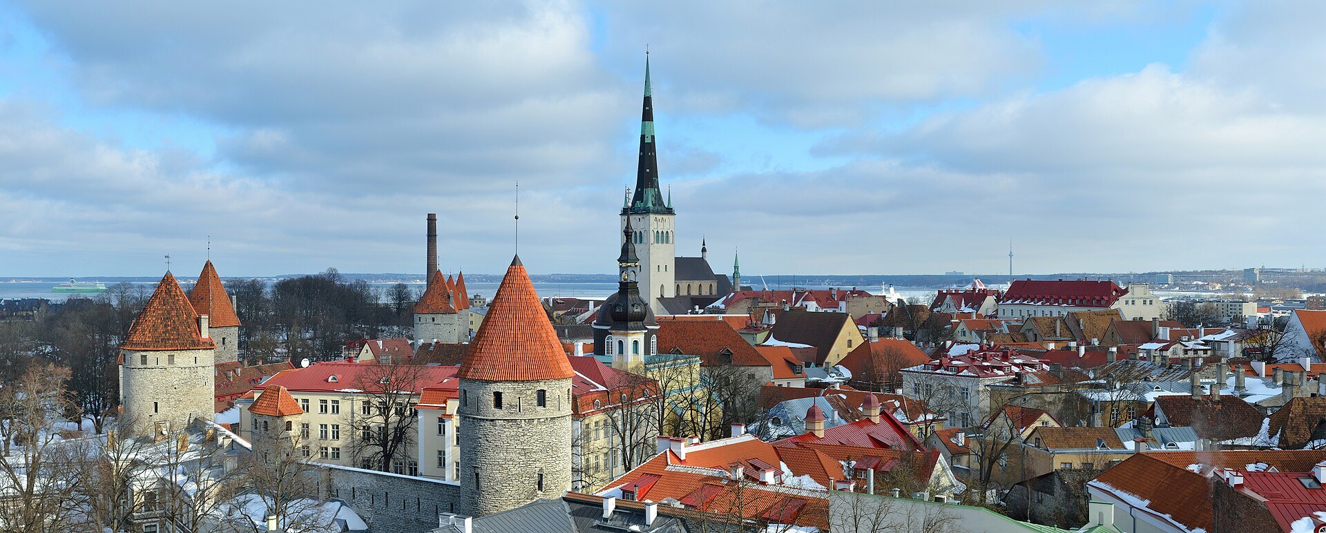 Photo: Ivar Leidus ( Iifar ) / CC BY-SA 3.0 ee Estonia — Tallinn Old Town