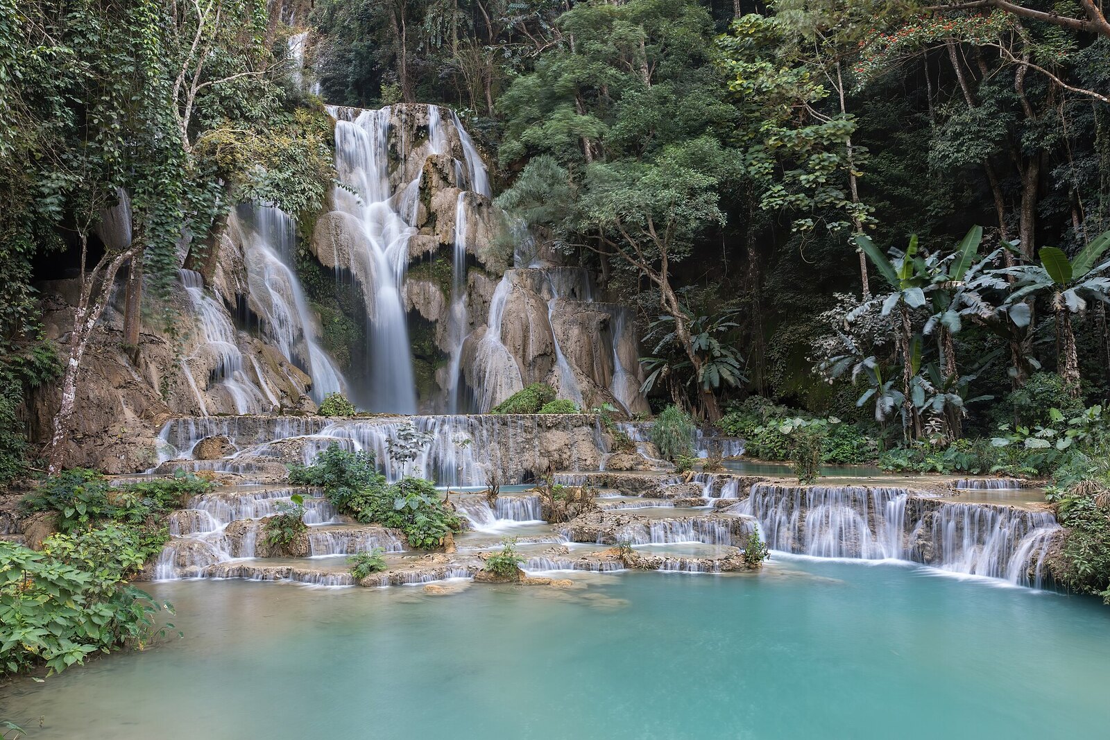 Photo: Basile Morin / CC BY-SA 4.0 Laos — Kuang Si Falls