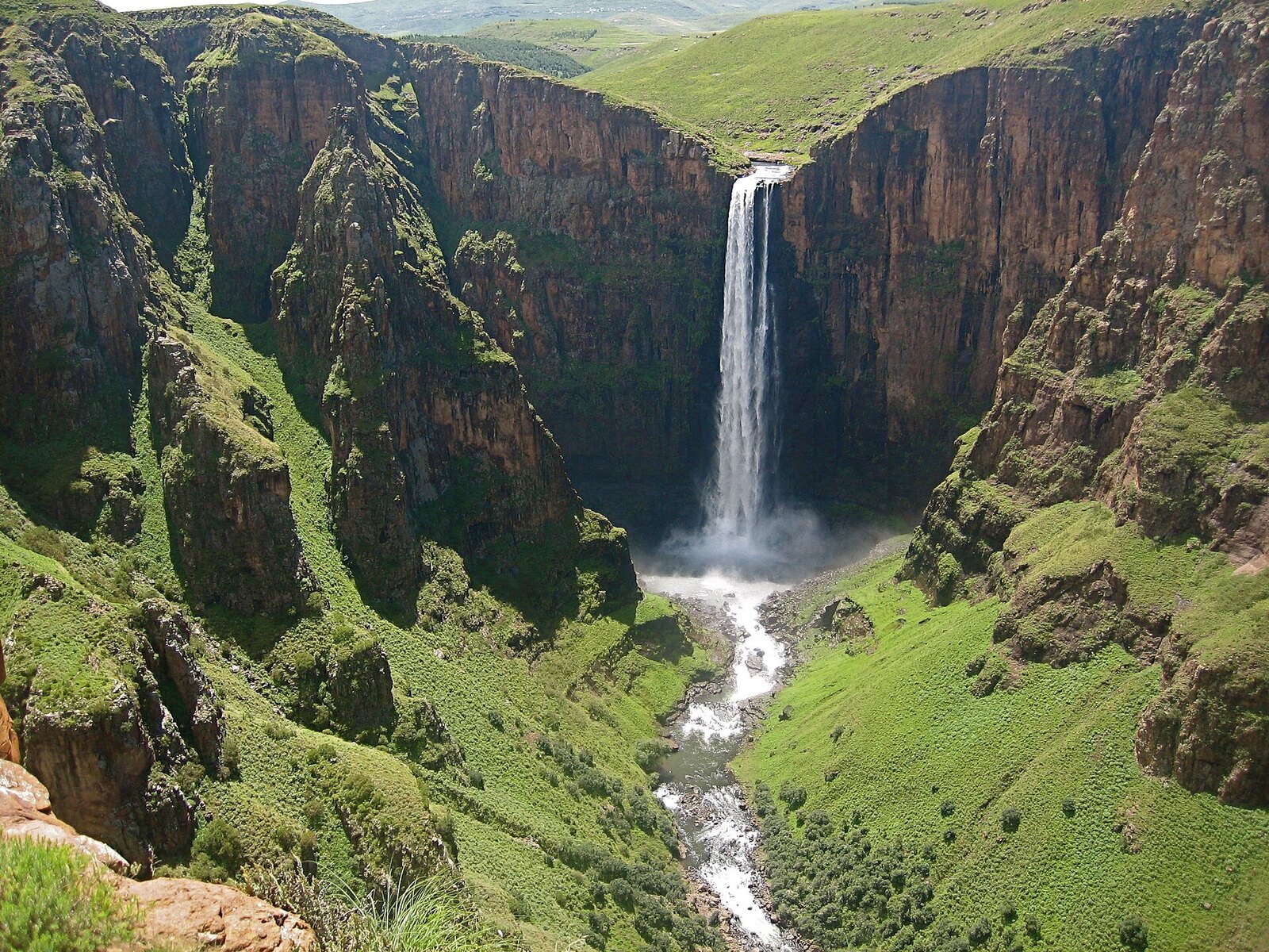 Photo: BagelBelt / Public domain Lesotho — Maletsunyane Falls