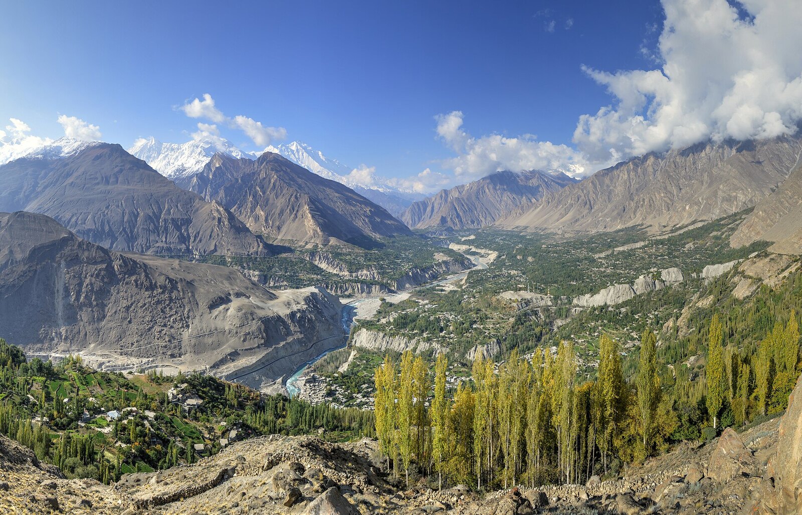 Photo: Alllexxxis / CC BY-SA 4.0 Pakistan — Hunza Valley