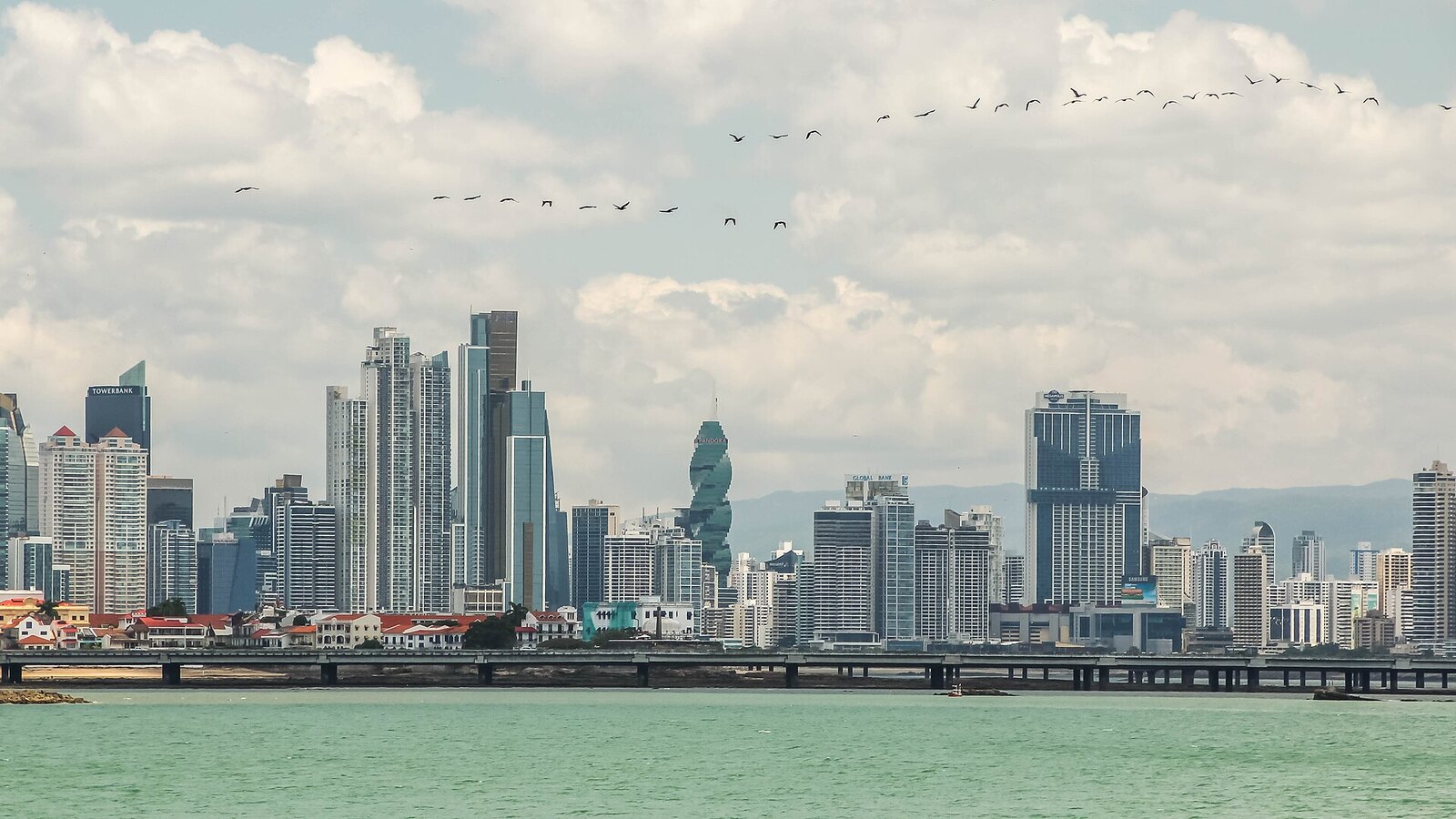 Photo: Dr. Thomas Liptak / CC BY-SA 4.0 Panama — Panama City skyline