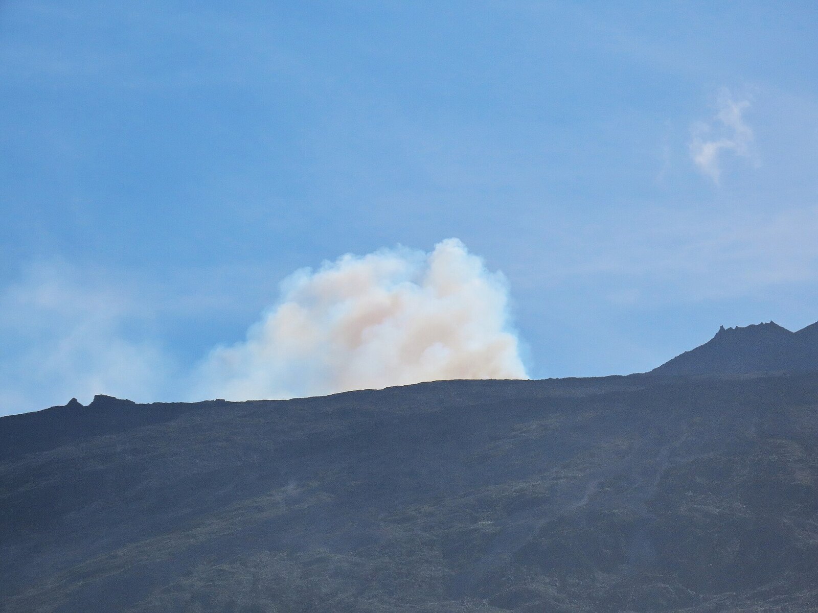 Photo: Rémih / CC BY-SA 4.0 Reunion — Piton de la Fournaise
