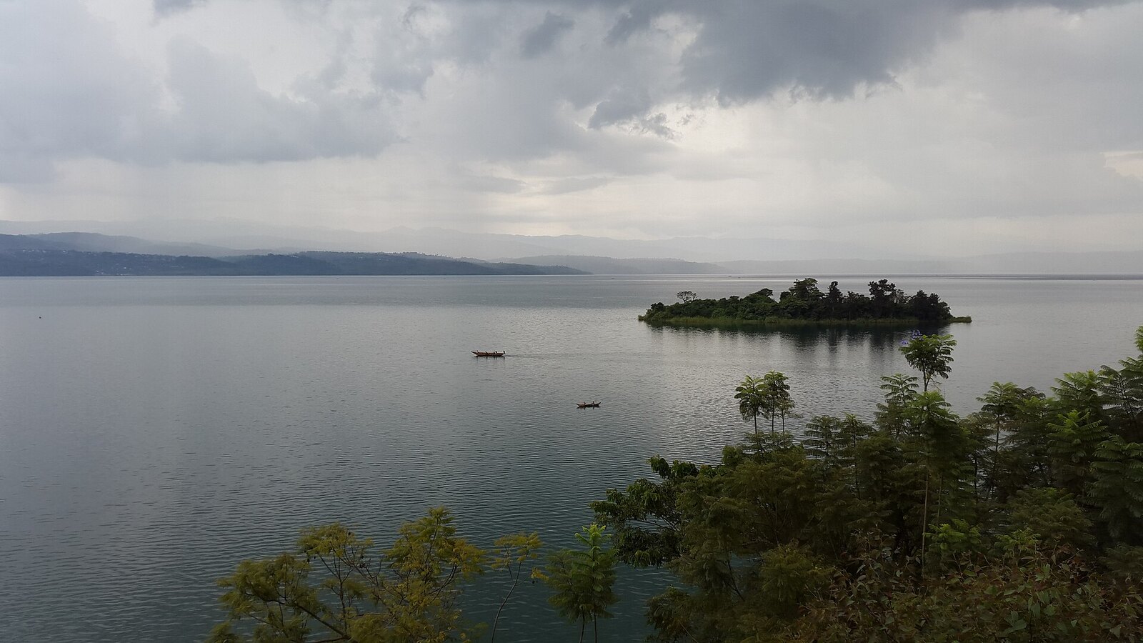 Photo: Fanny Schertzer / CC BY 3.0 Rwanda — Lake Kivu