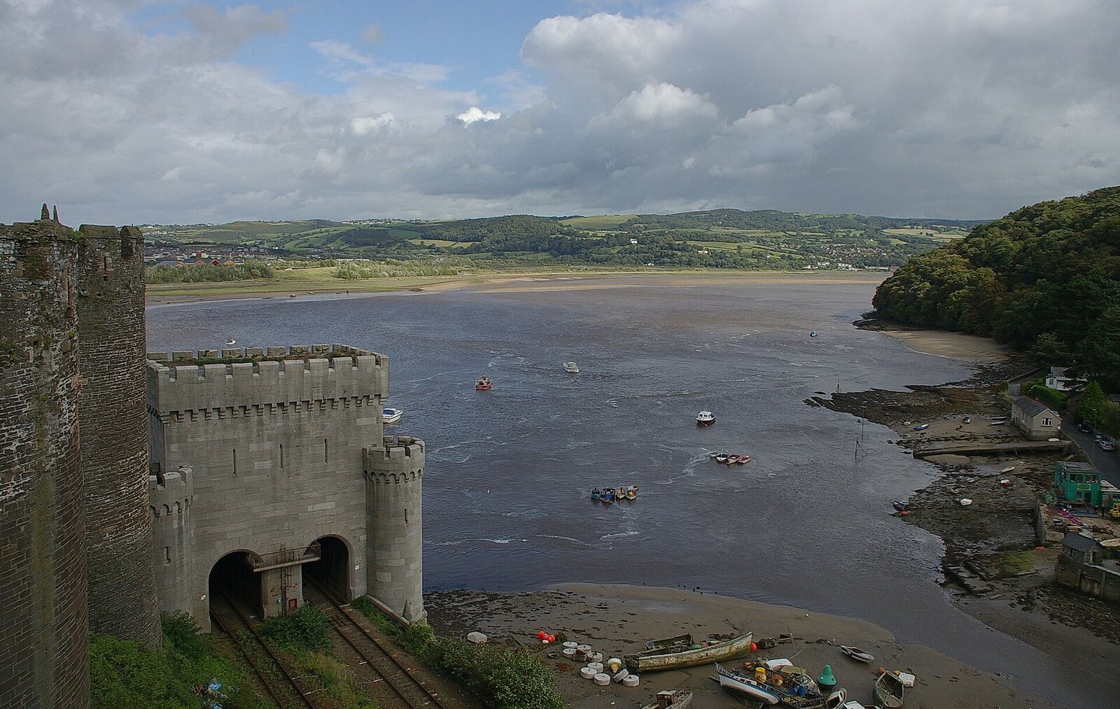 Photo: mattbuck ( category ) / CC BY-SA 3.0 Wales — Conwy Castle